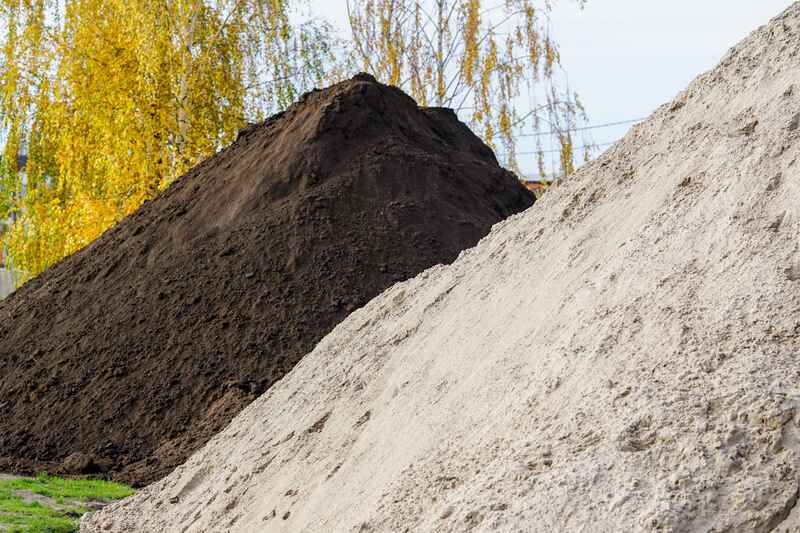 Sand vs Soil